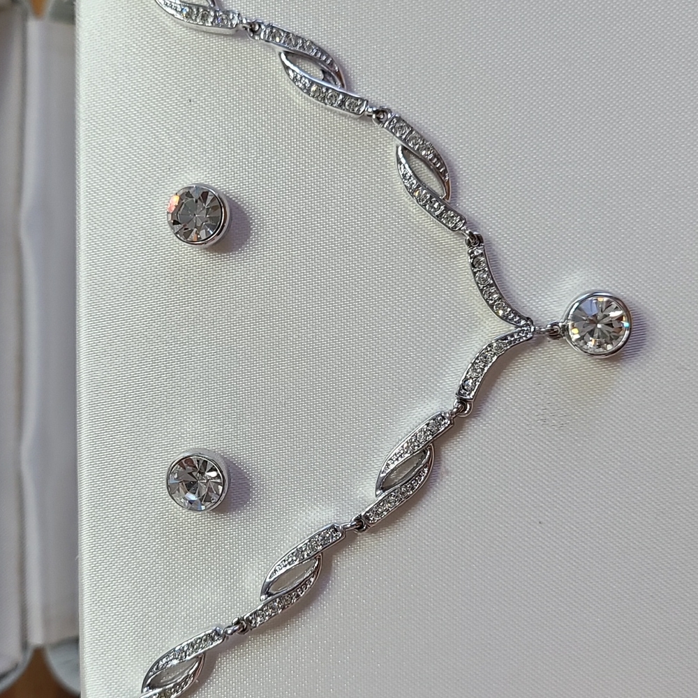 3/$20 Gently Used 2pc Charter Club Cubic Zirconia necklace & earrings